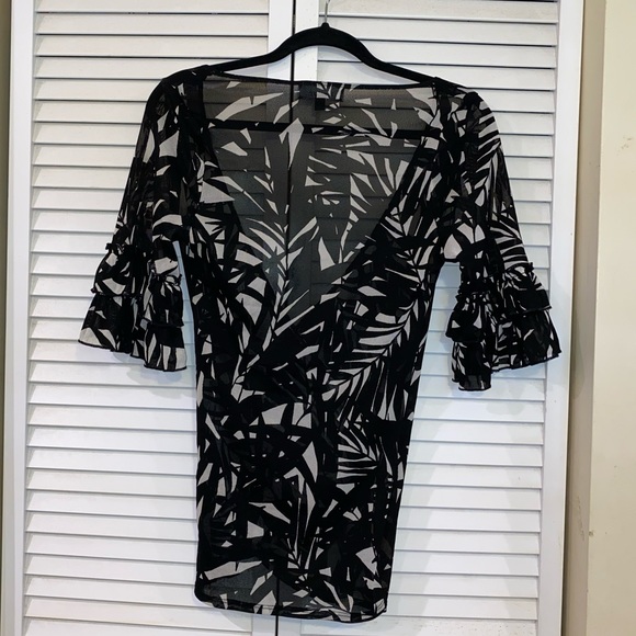 Karen Kane elbow length sleeve blouse - Picture 2 of 6